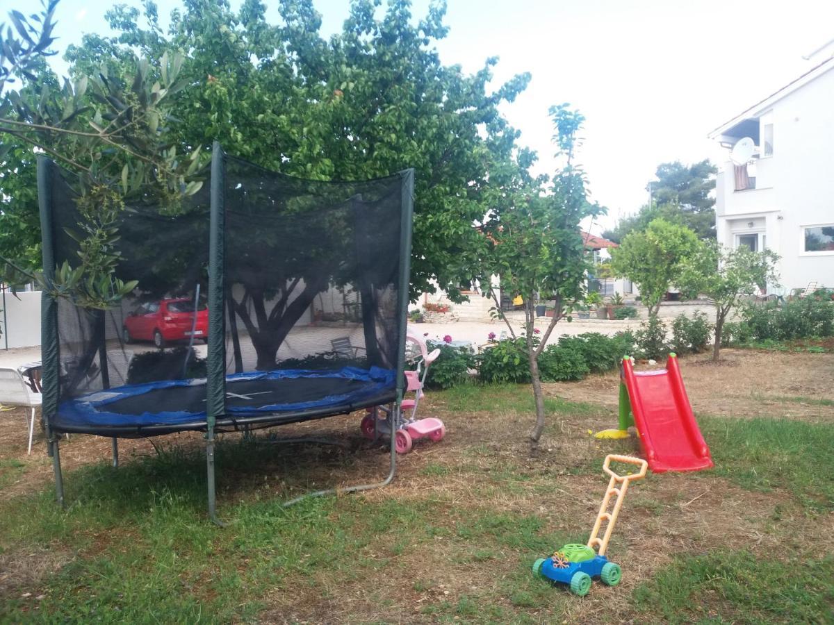 Apartmani Kardum Brodarica ภายนอก รูปภาพ