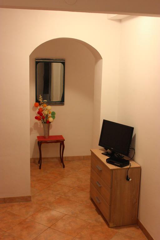 Apartmani Kardum Brodarica ภายนอก รูปภาพ