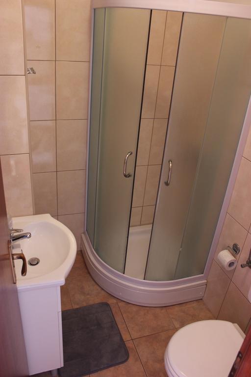 Apartmani Kardum Brodarica ภายนอก รูปภาพ