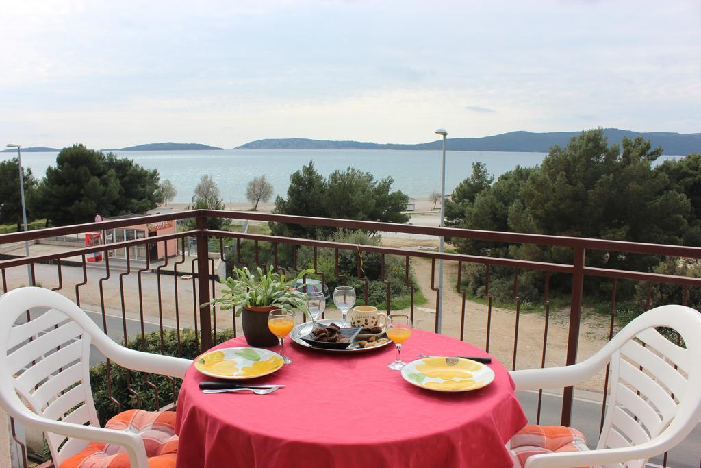 Apartmani Kardum Brodarica ภายนอก รูปภาพ